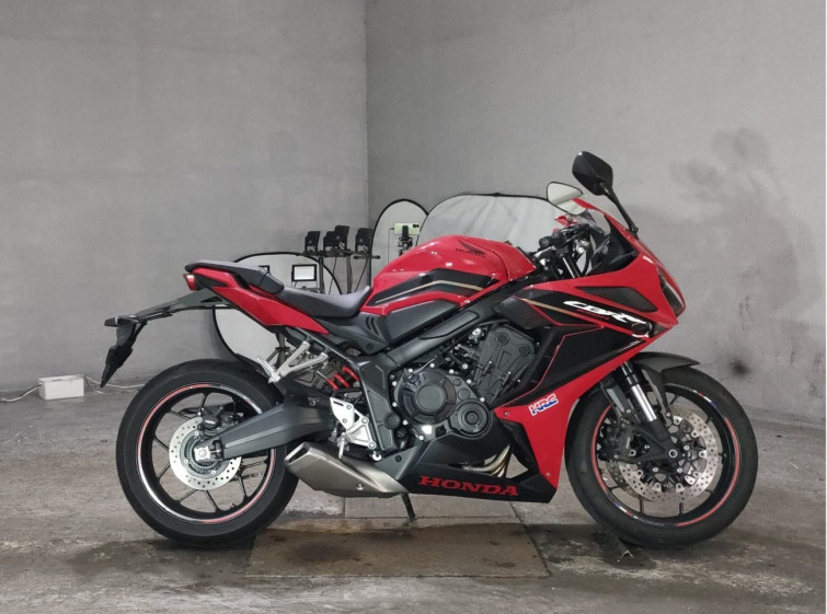 Мотоцикл Honda CBR650R з пробігом 8147 km