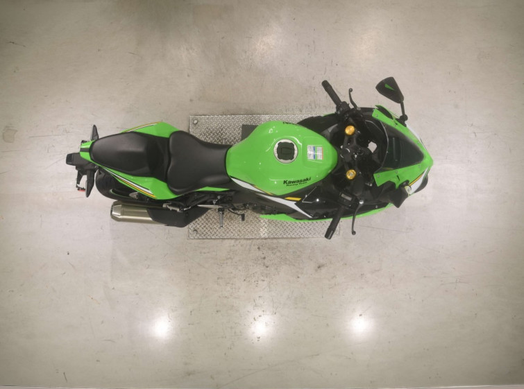 Мотоцикл Kawasaki ZX-4RR з пробігом 2958 km