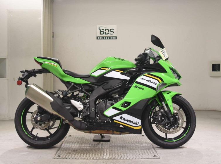 Мотоцикл Kawasaki ZX-4RR з пробігом 2958 km
