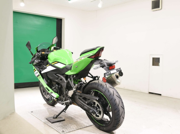 Мотоцикл Kawasaki ZX-4RR з пробігом 2958 km