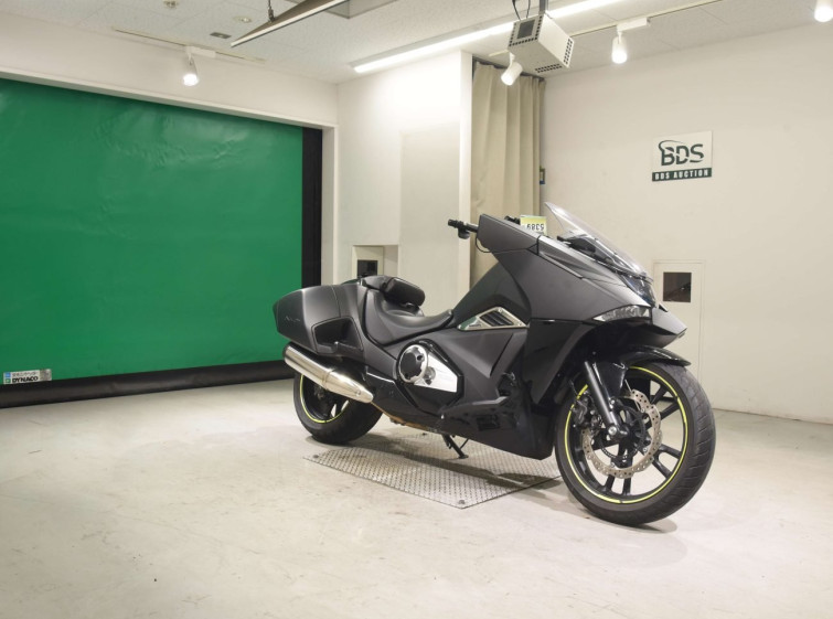 Мотоцикл Honda NM4-02 VULTUS з пробігом 7416 km