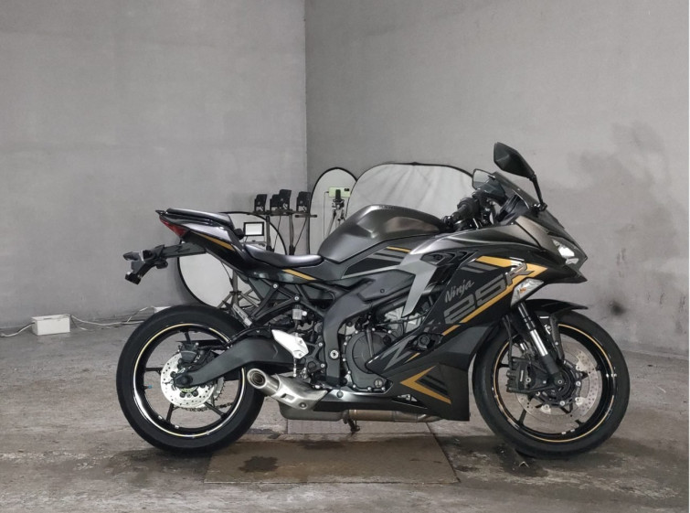 Мотоцикл Kawasaki NINJA ZX-25R KRT с пробегом 15257 km