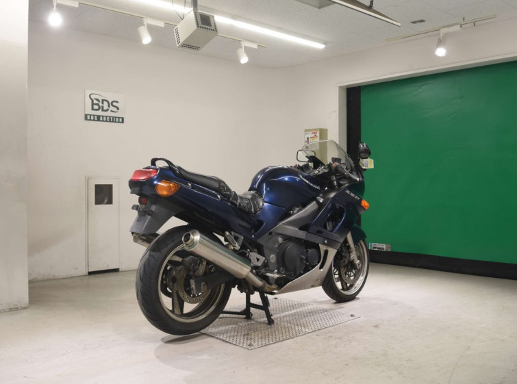 Мотоцикл Kawasaki ZZ-R400 с пробегом 33836 km