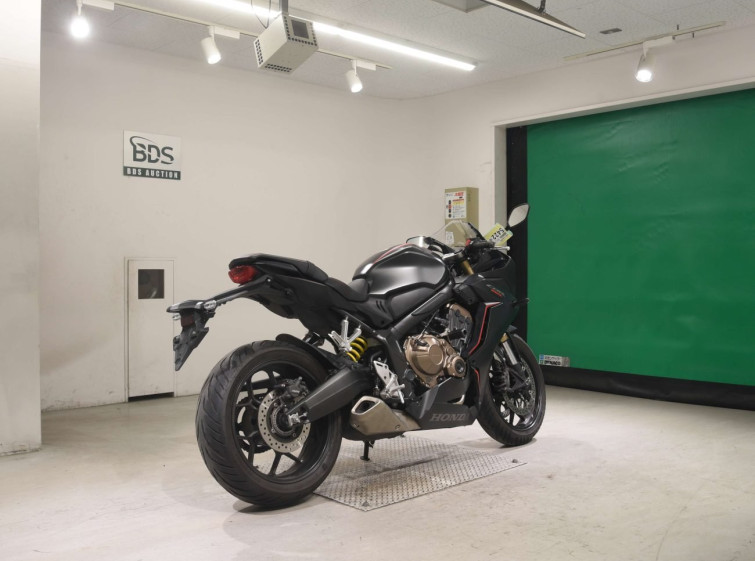 Мотоцикл Honda CBR650R с пробегом 25587 km
