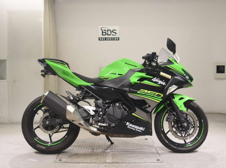 Мотоцикл Kawasaki NINJA250 с пробегом 37159 km