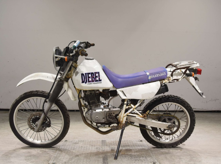 Мотоцикл Suzuki DJEBEL200 з пробігом 43877 km