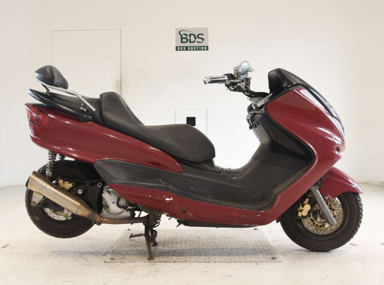 Мотоцикл Yamaha MAJESTY