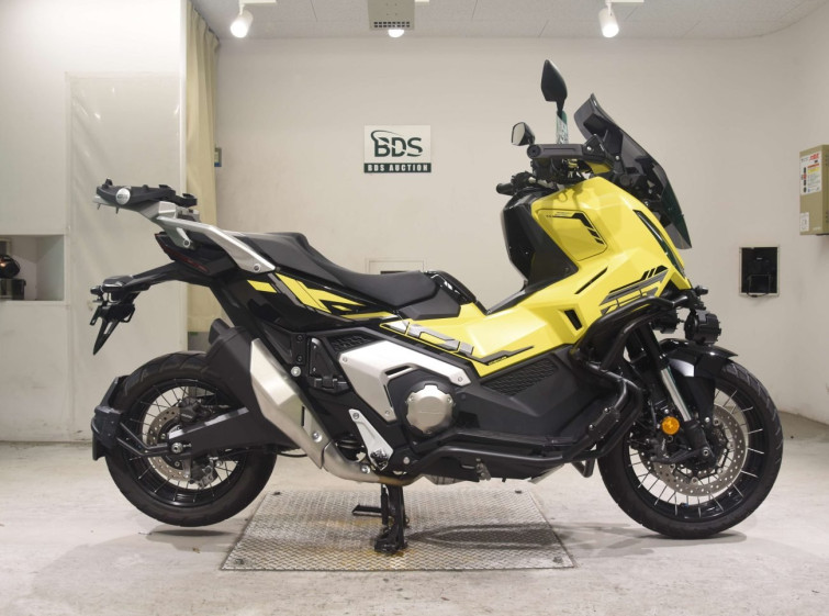 Мотоцикл Honda X-ADV750-2 с пробегом 3740 km