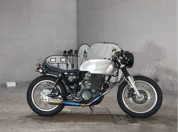 Мотоцикл Yamaha SR400 с пробегом 10917 km