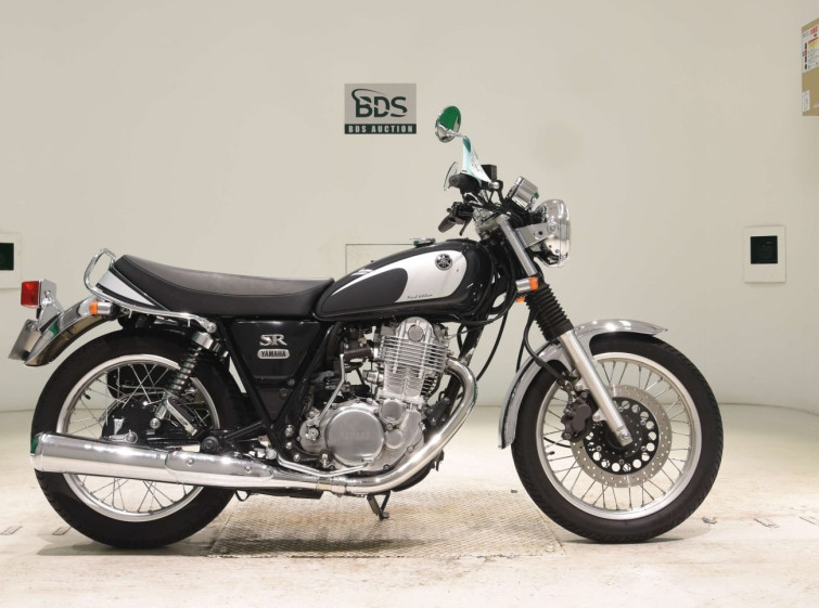 Мотоцикл Yamaha SR400 с пробегом 2699 km
