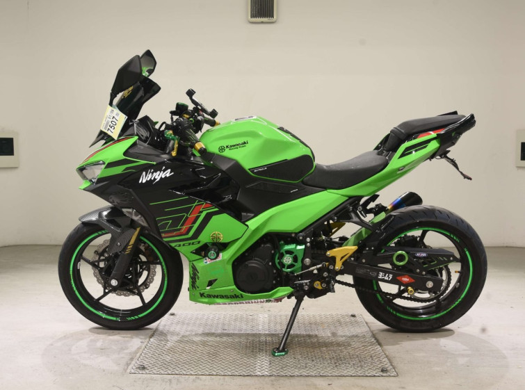 Мотоцикл Kawasaki NINJA400 з пробігом 5768 km