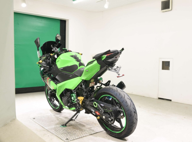 Мотоцикл Kawasaki NINJA400 з пробігом 5768 km