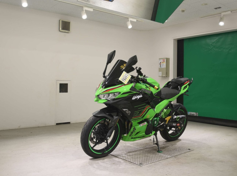 Мотоцикл Kawasaki NINJA400 з пробігом 5768 km
