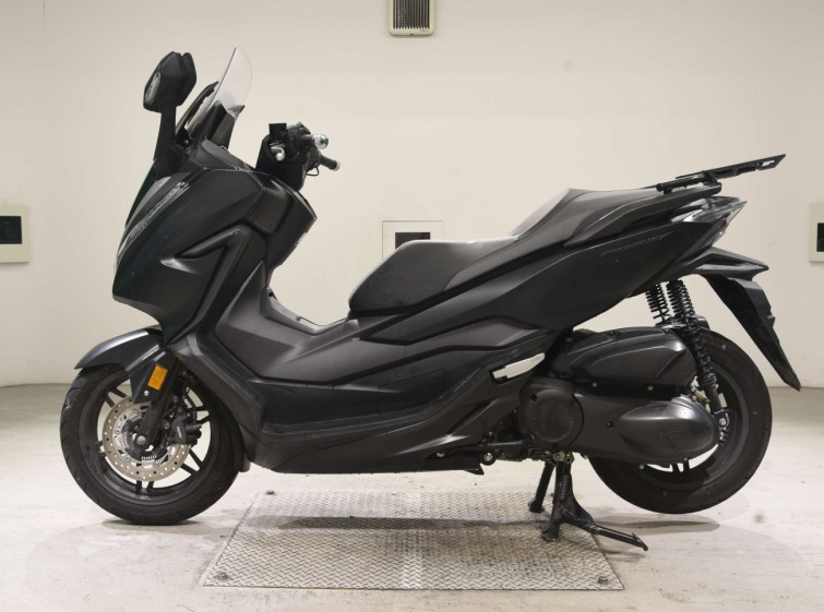 Мотоцикл Honda FORZA з пробігом 15960 km