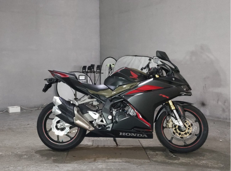 Мотоцикл Honda CBR250RR з пробігом 48208 km