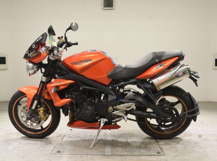 Мотоцикл Triumph STREET TRIPLE R з пробігом 31829 km