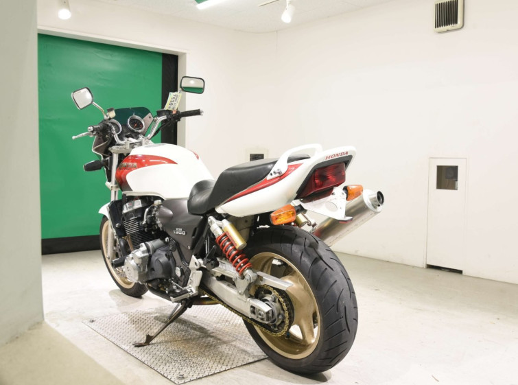 Мотоцикл Honda CB1300SF з пробігом 30608 km