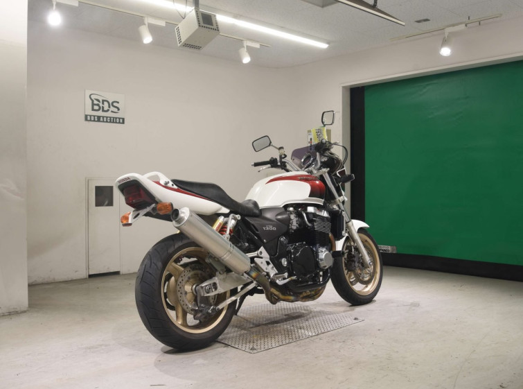 Мотоцикл Honda CB1300SF з пробігом 30608 km