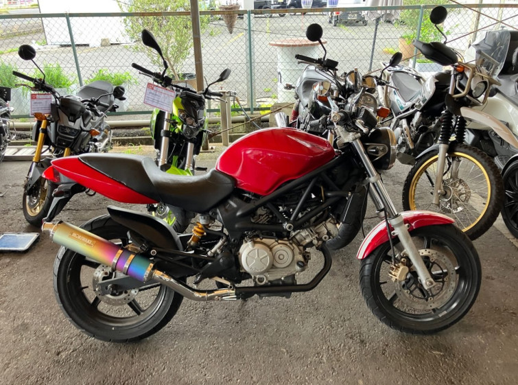 Мотоцикл Honda VTR250 з пробігом 19342 km