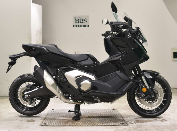 Мотоцикл Honda X-ADV750-2