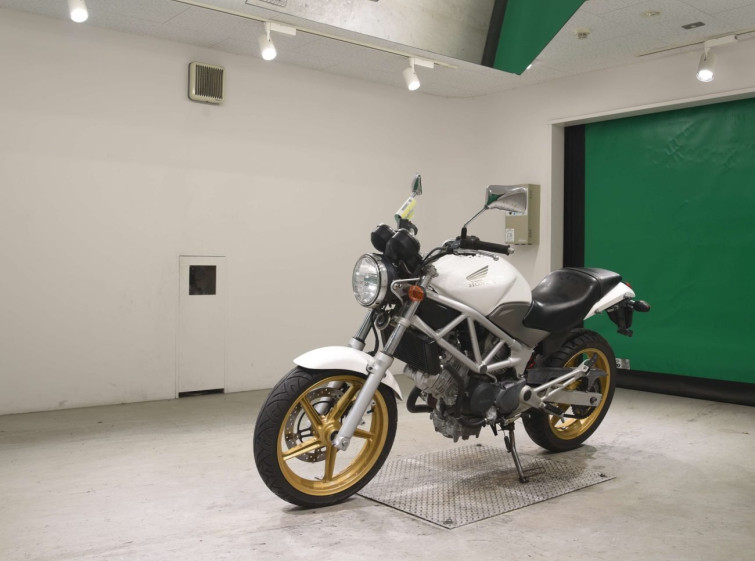 Мотоцикл Honda VTR250 з пробігом 61161 km