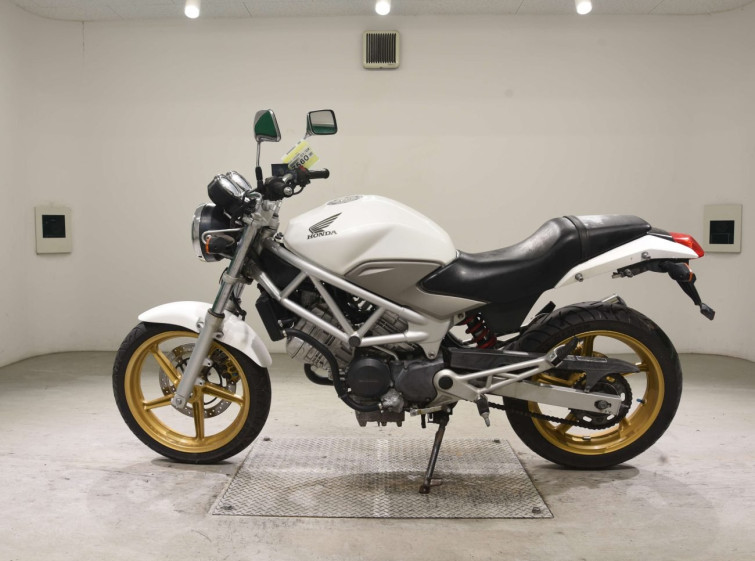 Мотоцикл Honda VTR250 з пробігом 61161 km