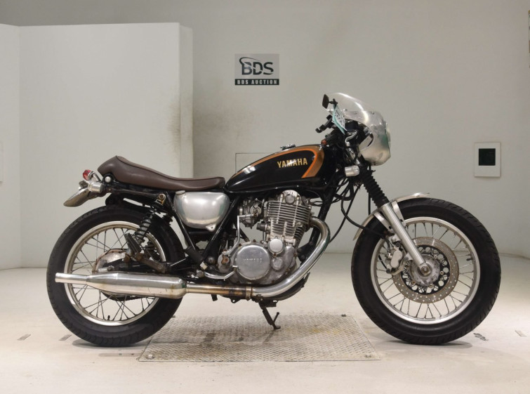 Мотоцикл Yamaha SR400 с пробегом 17058 km