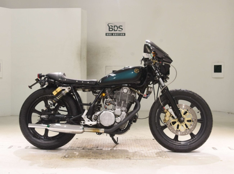Мотоцикл Yamaha SR400 с пробегом 5055 km