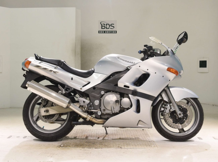 Мотоцикл Kawasaki ZZ-R400 с пробегом 34779 km