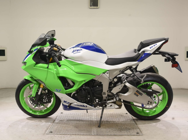 Мотоцикл Kawasaki ZX-6R с пробегом 2145 km