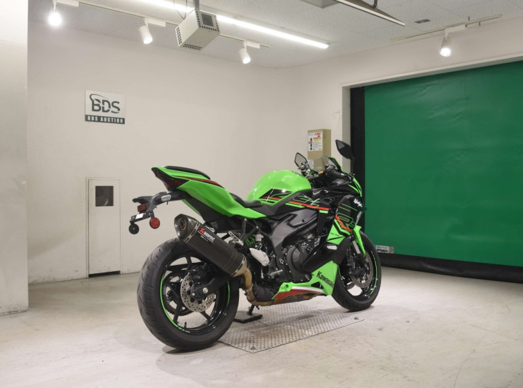 Мотоцикл Kawasaki ZX-4RR з пробігом 4720 km