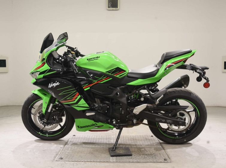 Мотоцикл Kawasaki ZX-4RR з пробігом 4720 km
