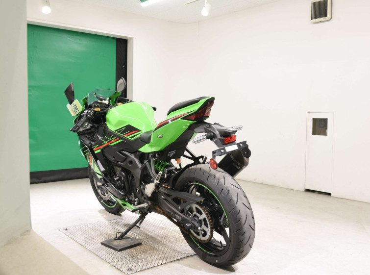 Мотоцикл Kawasaki ZX-4RR з пробігом 4720 km