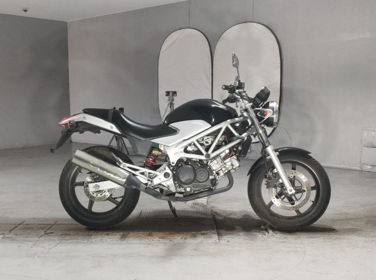 Мотоцикл Honda VTR250 с пробегом 10525 km