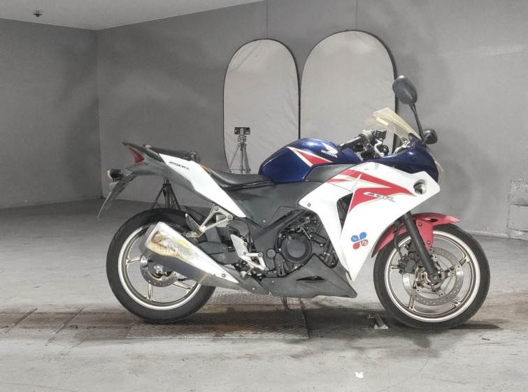 Мотоцикл Honda CBR250R з пробігом 28887 km