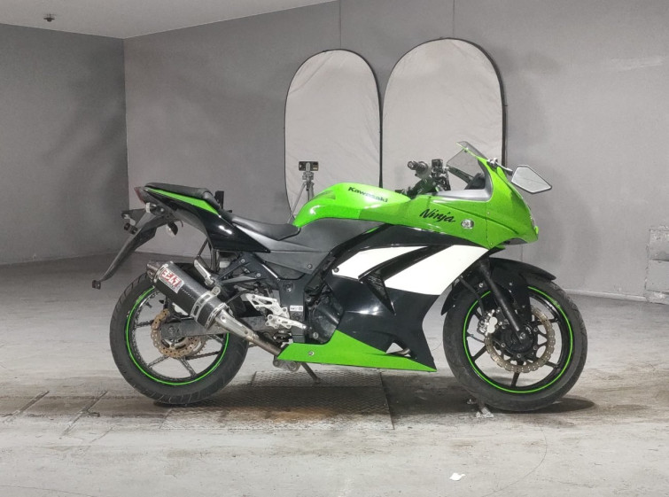 Мотоцикл Kawasaki NINJA250R з пробігом 34704 km