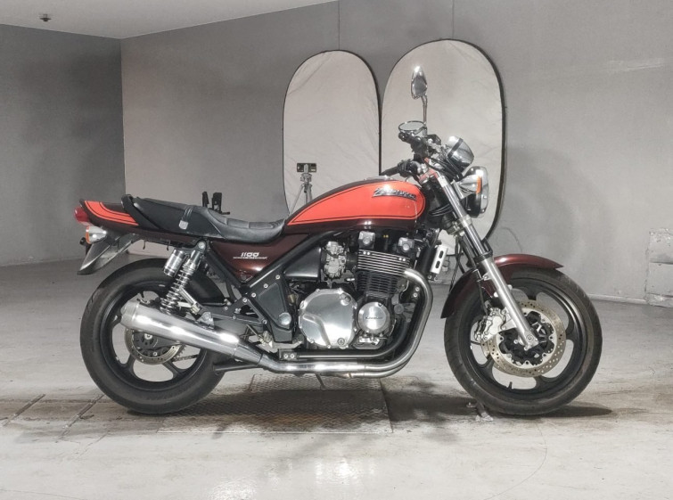 Мотоцикл Kawasaki ZEFAR 1100 с пробегом 9338 km