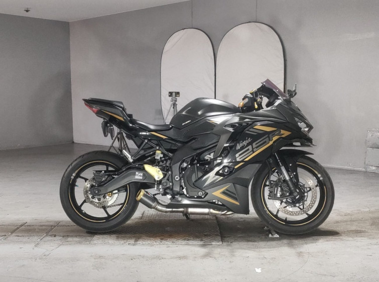 Мотоцикл Kawasaki NINJA ZX-25R KRT з пробігом 12354 km