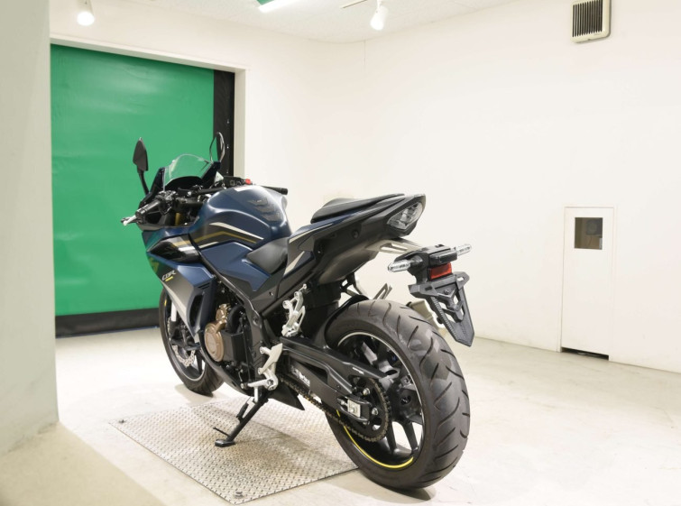 Мотоцикл Honda CBR400R с пробегом 6917 km