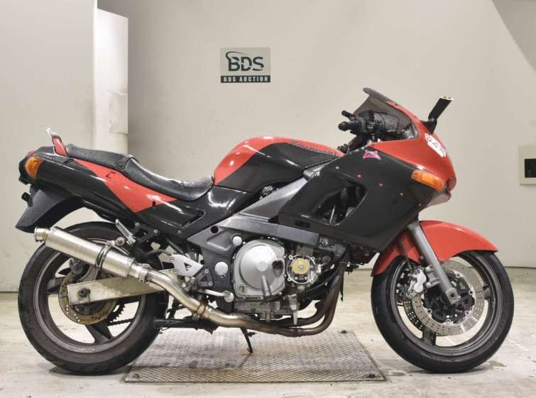 Мотоцикл Kawasaki ZZ-R400 с пробегом 42392 km