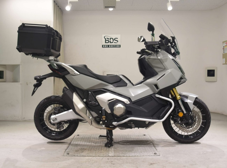 Мотоцикл Honda X-ADV750-2 з пробігом 7973 km