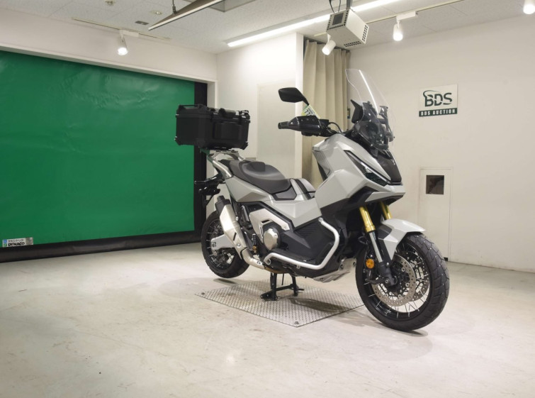 Мотоцикл Honda X-ADV750-2 з пробігом 7973 km
