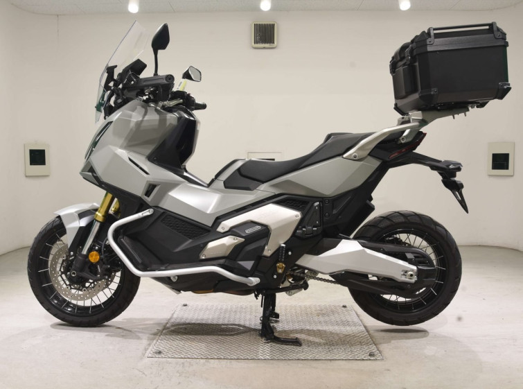 Мотоцикл Honda X-ADV750-2 з пробігом 7973 km