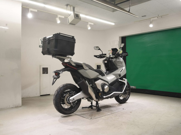 Мотоцикл Honda X-ADV750-2 з пробігом 7973 km