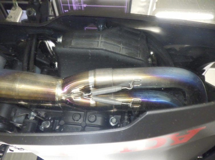 Мотоцикл Honda CBR400R с пробегом 11520 km