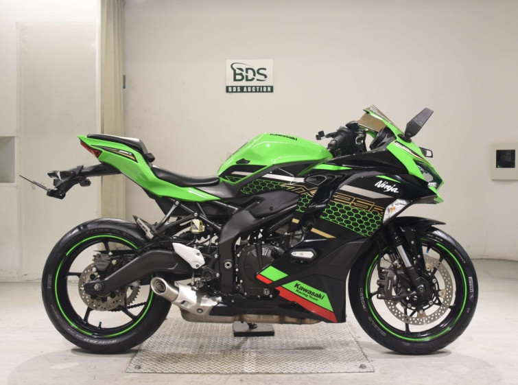 Мотоцикл Kawasaki NINJA ZX-25R с пробегом 23886 km