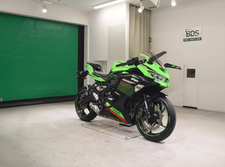Мотоцикл Kawasaki NINJA ZX-25R с пробегом 23886 km