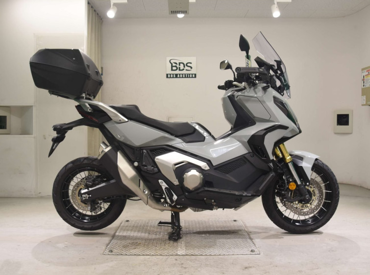 Мотоцикл Honda X-ADV750-2 з пробігом 12365 km