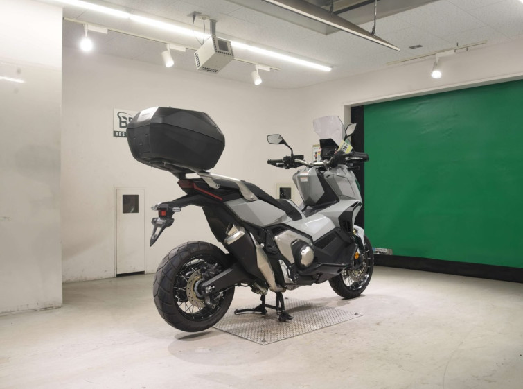 Мотоцикл Honda X-ADV750-2 з пробігом 12365 km