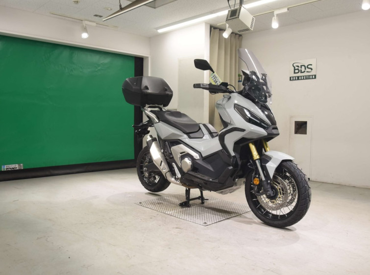 Мотоцикл Honda X-ADV750-2 з пробігом 12365 km